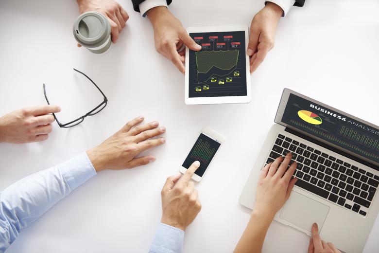 Investasi Properti vs. Investasi Saham, Mana yang Lebih Menguntungkan?